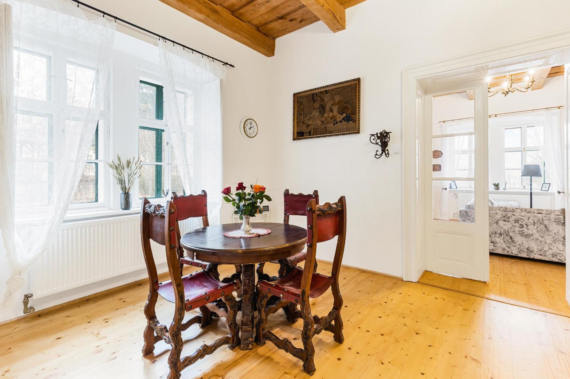 Sovi Dom- Historicke Apartmany Z 19 Storocia, 4Km Od Banskej Stiavnice Svätý Anton Kültér fotó