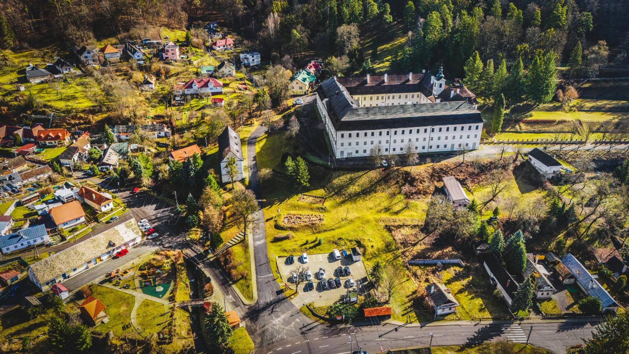Sovi Dom- Historicke Apartmany Z 19 Storocia, 4Km Od Banskej Stiavnice Svätý Anton Kültér fotó