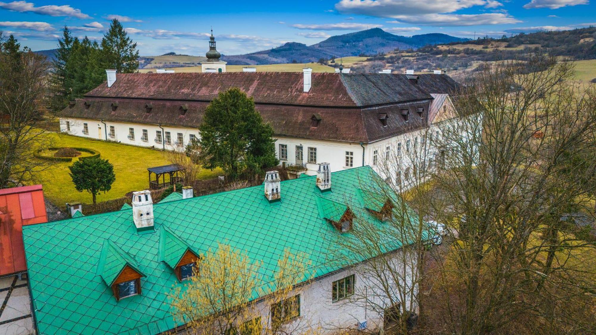 Sovi Dom- Historicke Apartmany Z 19 Storocia, 4Km Od Banskej Stiavnice Svätý Anton Kültér fotó