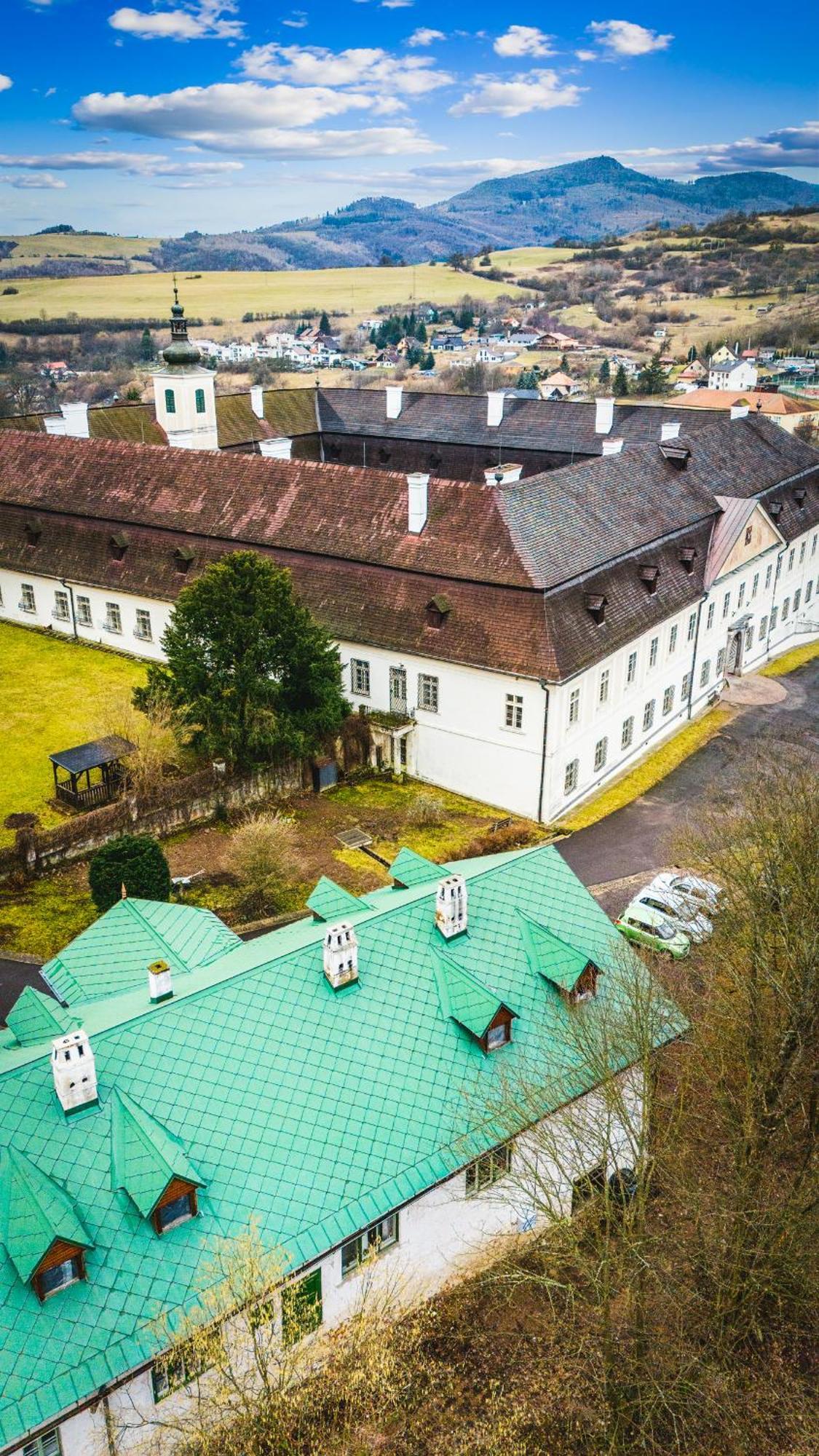 Sovi Dom- Historicke Apartmany Z 19 Storocia, 4Km Od Banskej Stiavnice Svätý Anton Kültér fotó