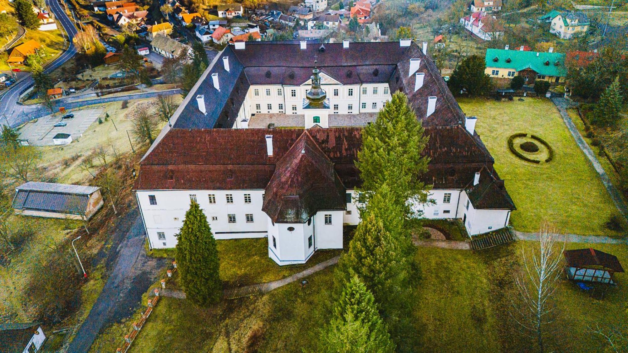 Sovi Dom- Historicke Apartmany Z 19 Storocia, 4Km Od Banskej Stiavnice Svätý Anton Kültér fotó